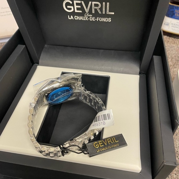 Gevril West Village 40 mm Silver Stainless Steel Men's Wristwatch - Picture 3 of 4